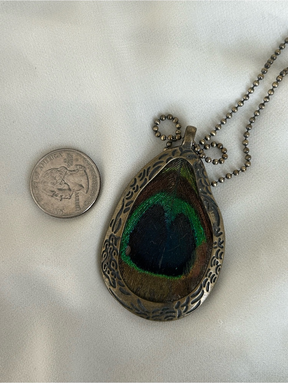 Vintage Peacock Feather Pendant Necklace – Ornate Teardrop Design - Picture 5 of 5